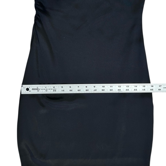 DIANE von FURSTENBERG Cobb One Shoulder Dress sz 2 Stretchy Silk Blend LBD Short - Picture 9 of 12